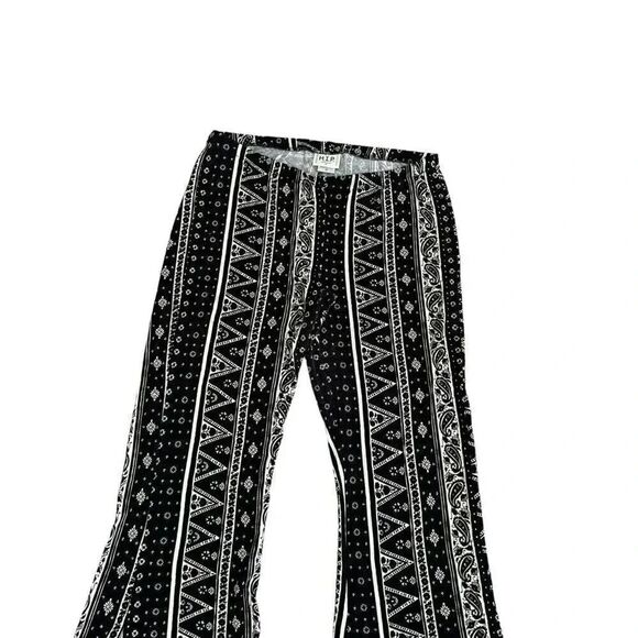 H.I. P Retro Aztec Tribal Soft White Black Y2K Flare Bell Pull on SZ M #1943 - Picture 4 of 14